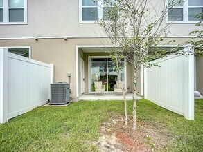 785 Rotary Rd in Jacksonville, FL - Building Photo - Building Photo