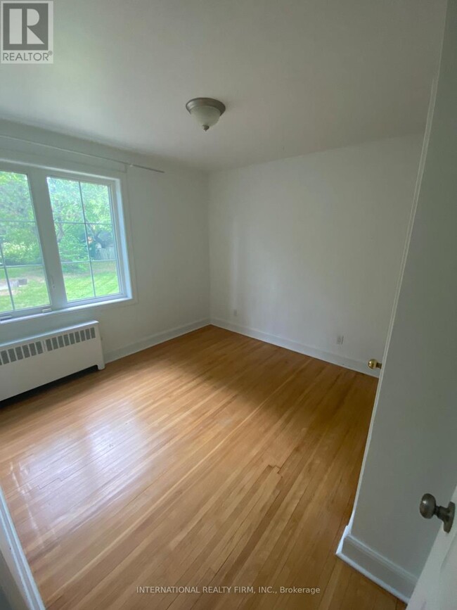 2143 Grange Dr in Mississauga, ON - Building Photo - Building Photo