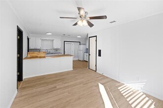 417 Carroll Ave in Wake Village, TX - Building Photo - Building Photo