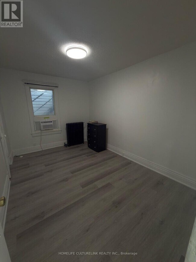 737 Broadview Ave in Toronto, ON - Building Photo - Building Photo