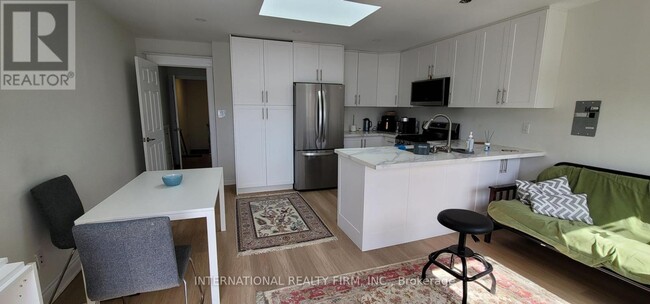 261 Soudan Ave in Toronto, ON - Building Photo - Building Photo
