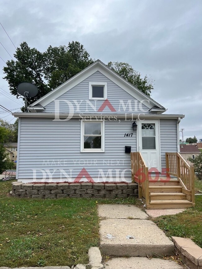 property at 1417 W 10th St