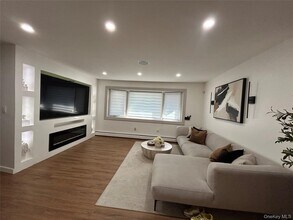 47 Shelburne Rd in Yonkers, NY - Building Photo - Building Photo