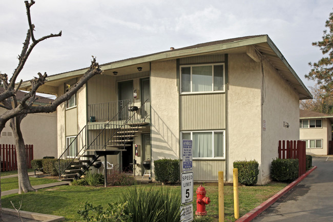 Ashdale Court Apartments in Sacramento, CA - Building Photo - Building Photo