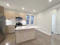 121 Park Dr, Unit 1 in Boston, MA - Building Photo - Building Photo