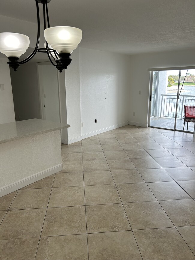 8640 SW 212th St in Cutler Bay, FL - Building Photo - Building Photo