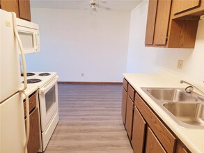 11 Park St N in Fairfax, MN - Building Photo - Building Photo