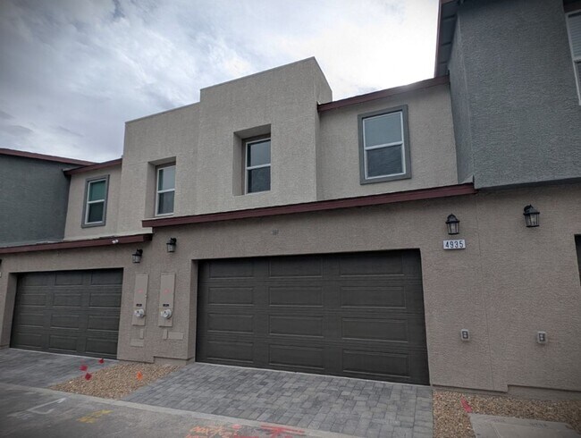 4935 Olive Mesa Ave in Enterprise, NV - Building Photo - Building Photo