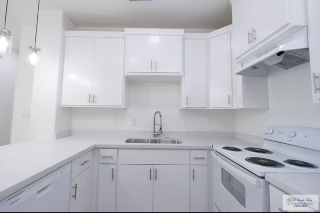 2200 N Vly Cir in La Feria, TX - Building Photo - Building Photo