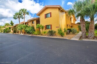 9871 Citadel Ln in Bonita Springs, FL - Foto de edificio - Building Photo