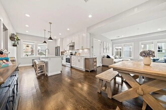 230 Bowen St in Boston, MA - Building Photo - Building Photo