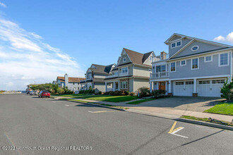 11 Atlantic Ave in Spring Lake, NJ - Building Photo - Building Photo