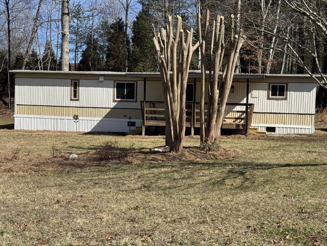 210 Markley Dr in Flat Rock, NC - Building Photo - Building Photo