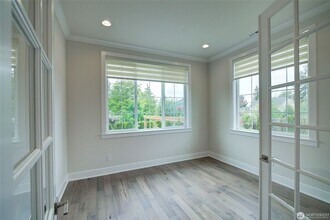 11223 SE 61st Terrace in Bellevue, WA - Building Photo - Building Photo
