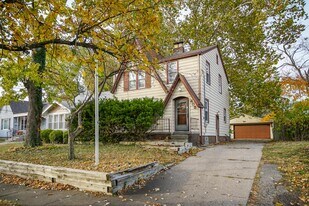 409 E Melbourne Ave in Peoria, IL - Building Photo