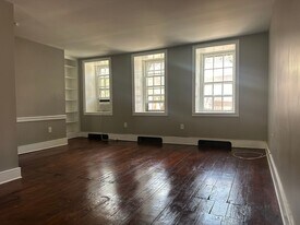 308 Delancey St in Philadelphia, PA - Building Photo