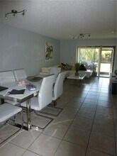 454 Lakeview Dr-Unit -4 in Weston, FL - Foto de edificio - Building Photo