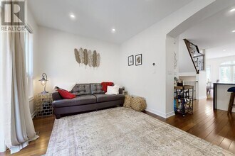 38 Bell Manor Dr in Toronto, ON - Building Photo - Building Photo