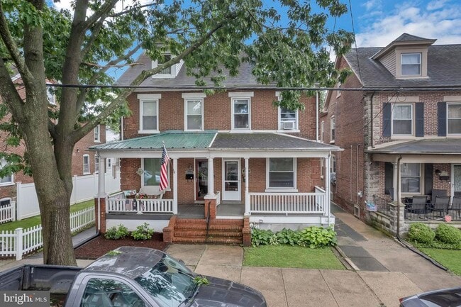property at 1040 Queen St