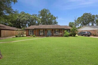 1135 Ivy Ln in Beaumont, TX - Building Photo - Building Photo
