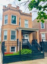 2416 N Springfield Ave, Unit 1 in Chicago, IL - Building Photo