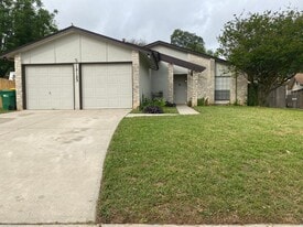 12123 Stevens Ct in Live Oak, TX - Building Photo