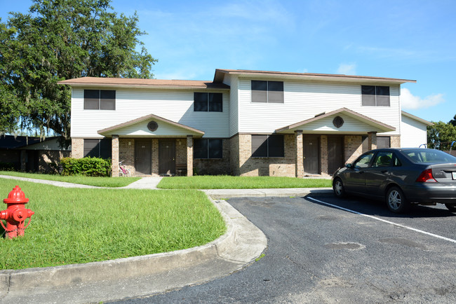 Charlton Court Apartments in Fort Meade, FL - Foto de edificio - Building Photo