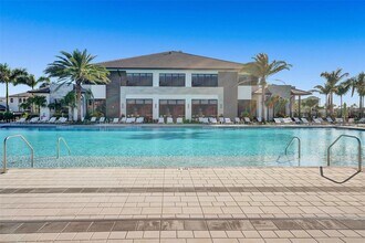 8265 NW 41st St in Doral, FL - Building Photo - Building Photo