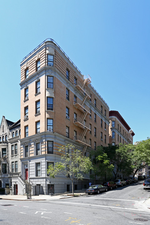 400 W 153rd St in New York, NY - Building Photo