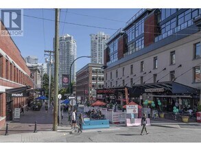 1072-1072 Hamilton St in Vancouver, BC - Building Photo - Building Photo