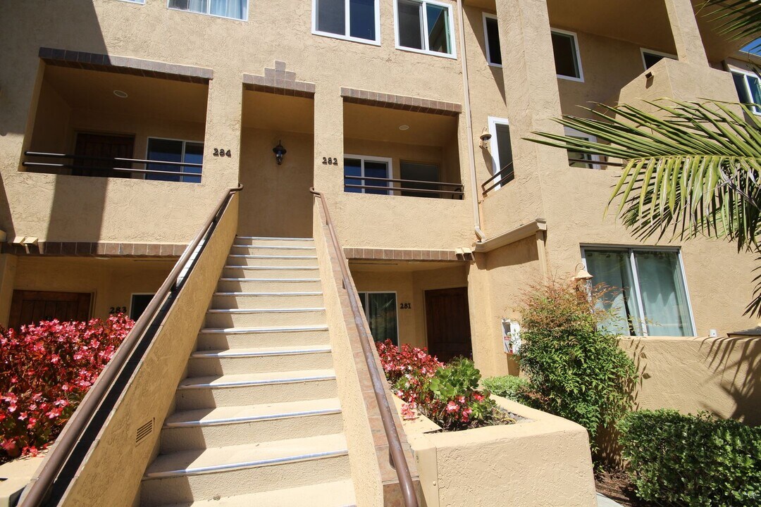 3969 Nobel Dr in San Diego, CA - Building Photo