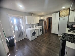 626 NE Taylor St in Minneapolis, MN - Building Photo - Building Photo