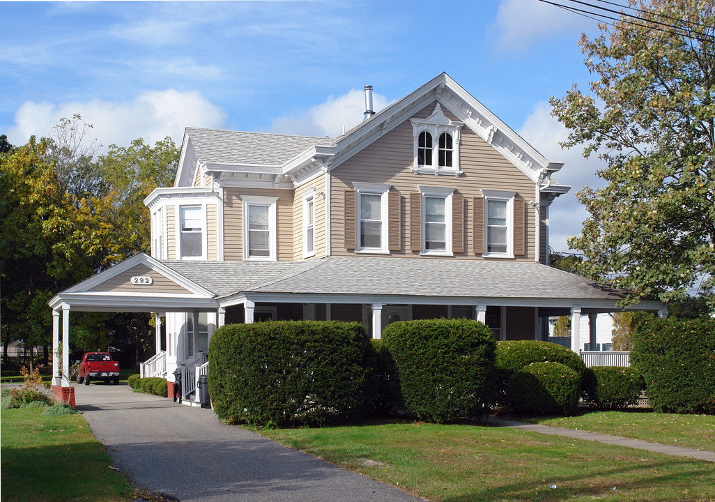 292 S Ocean Ave in Patchogue, NY - Foto de edificio