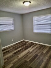 910 Wagner Pl in Fort Pierce, FL - Building Photo - Building Photo