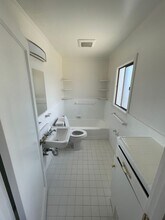 208-212 Pinehurst Way in South San Francisco, CA - Building Photo - Building Photo