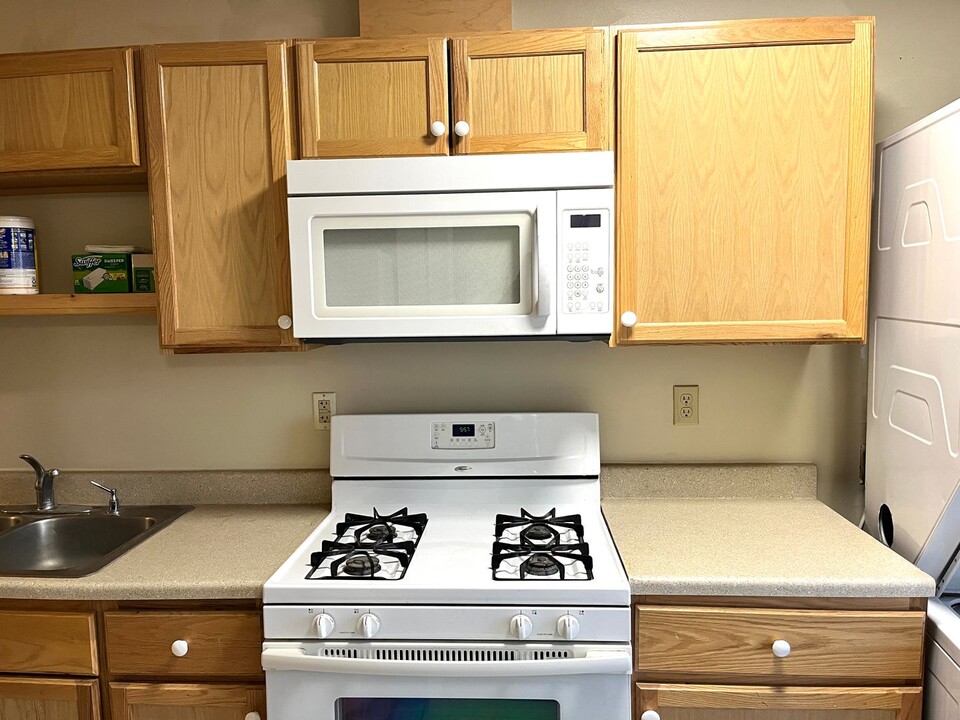 4555 Sun Valley Dr, Unit A in El Paso, TX - Foto de edificio