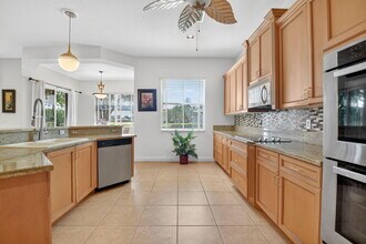 9826 Vía Amati in Wellington, FL - Building Photo - Building Photo