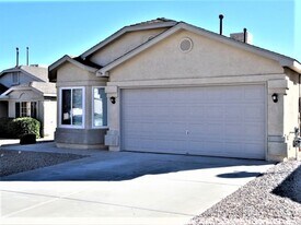 736 Autumn Meadows Dr in Rio Rancho, NM - Building Photo