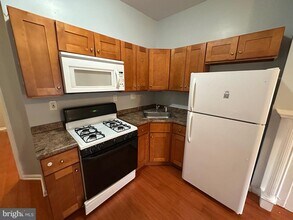 1230 N 55th St in Philadelphia, PA - Foto de edificio - Building Photo