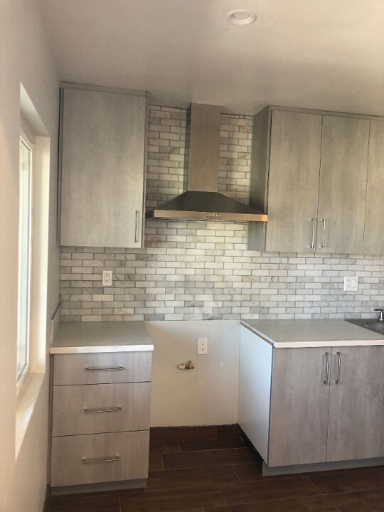 11730 S Vermont Ave in Los Angeles, CA - Building Photo