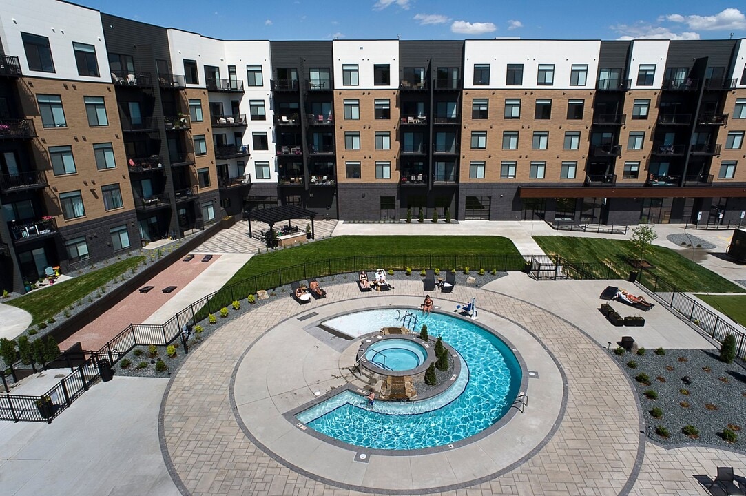 The Cascade at The Steel District in Sioux Falls, SD - Building Photo