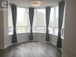 15-1515 Northtown Way in Toronto, ON - Building Photo - Building Photo