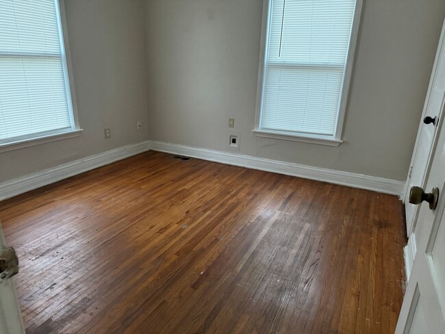 property at 3919 Morris Dr
