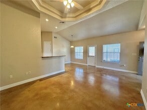 362 E Faust St in New Braunfels, TX - Building Photo - Building Photo