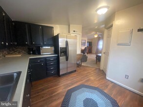 3611 Annapolis Rd in Halethorpe, MD - Building Photo - Building Photo
