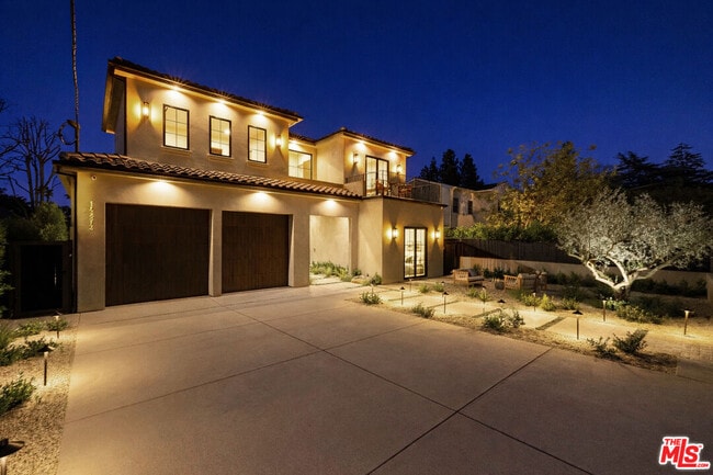 14273 Greenleaf St in Los Angeles, CA - Building Photo - Building Photo