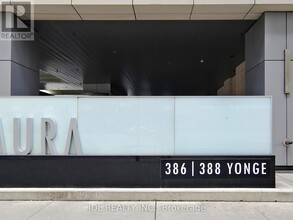 386-3386 Yonge St in Toronto, ON - Building Photo - Building Photo