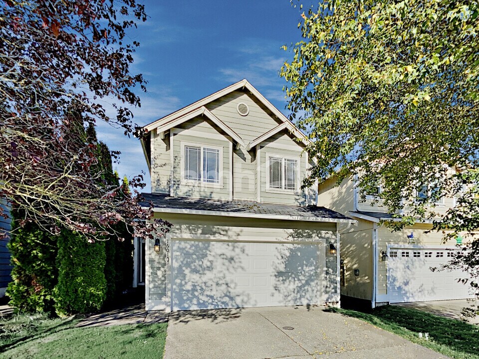 16010 89th Ave E in Puyallup, WA - Building Photo