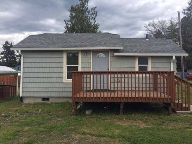 property at 2104 S Pearl St