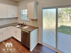 4139 Village Blvd NW in Conover, NC - Building Photo - Building Photo